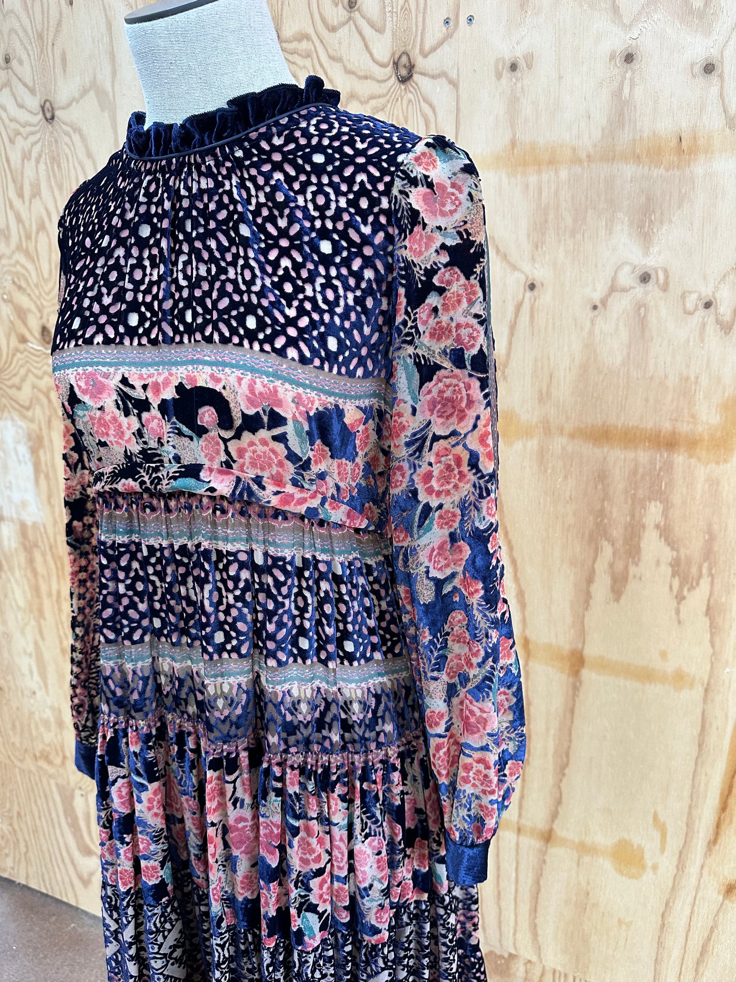 TRELISE COOPER WISH YOU WERE TIER DRESS (NAVY FLORAL) - SIZE XS