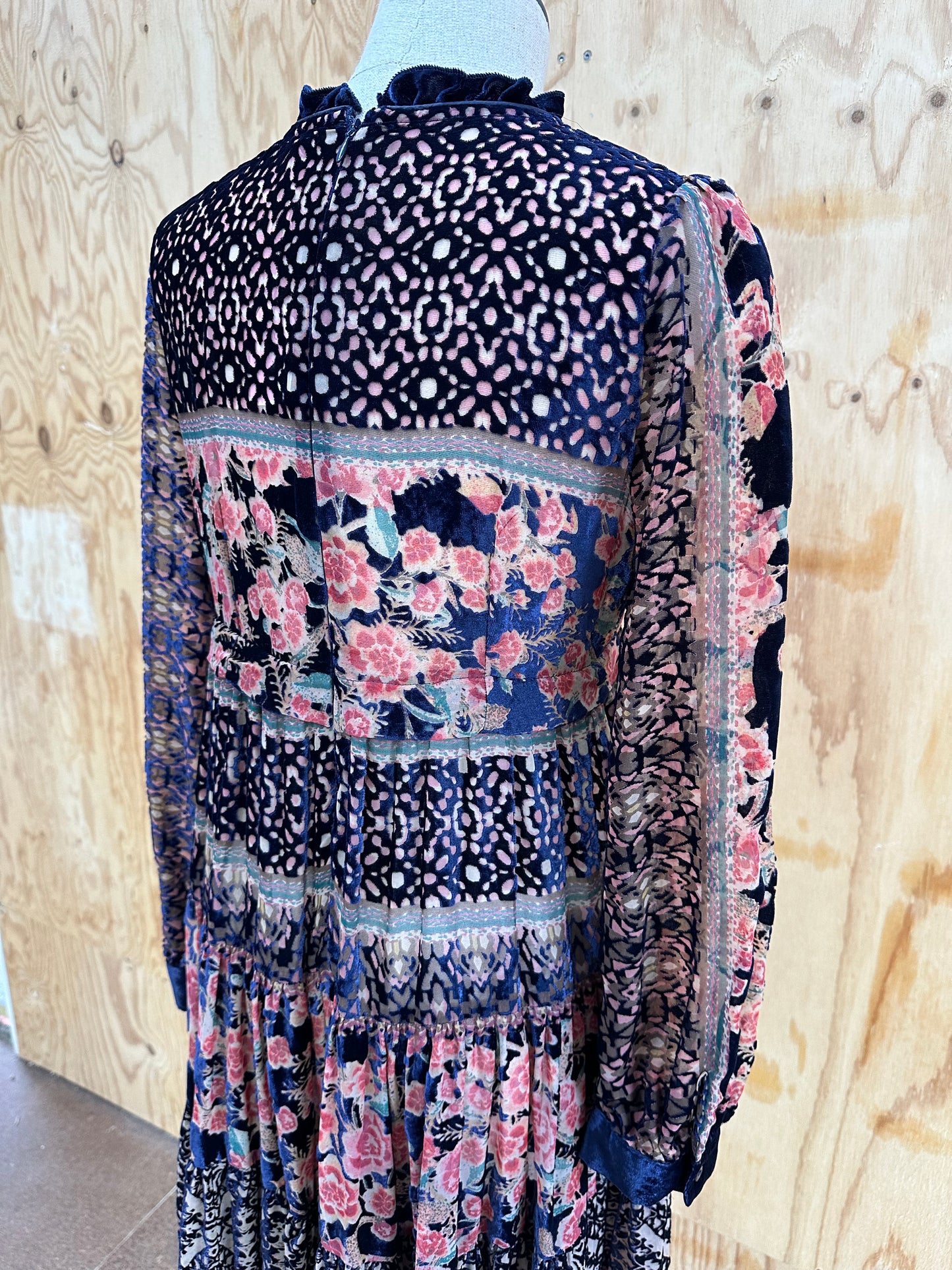 TRELISE COOPER WISH YOU WERE TIER DRESS (NAVY FLORAL) - SIZE XS