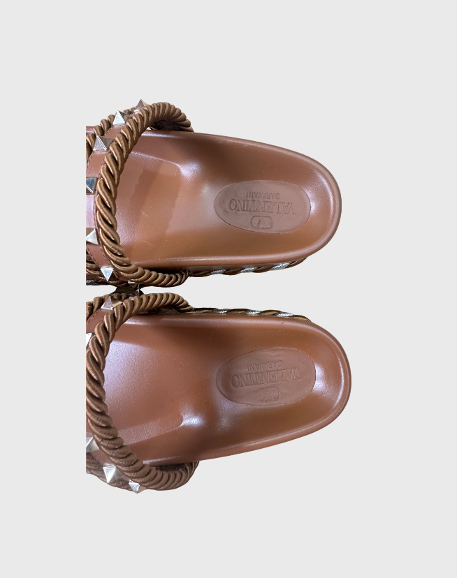 VALENTINO GARAVANI ROCKSTUD LEATHER SLIDES - SIZE 39
