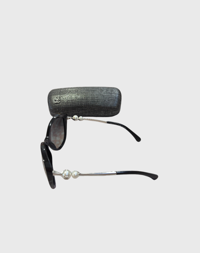 CHANEL PEARL DETAIL SUNGLASSES