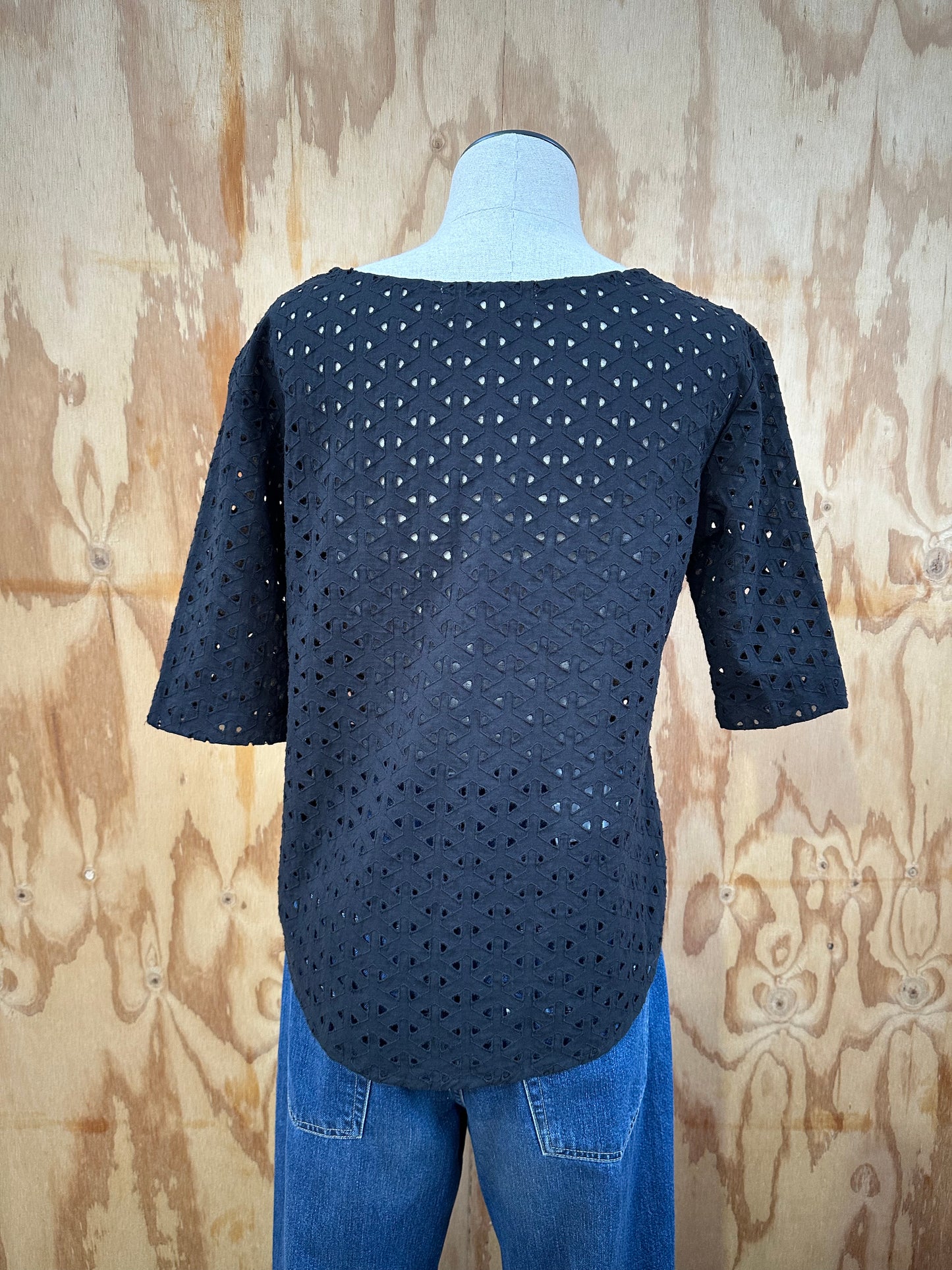 CABLE EYELET LACE BLOUSE - SIZE SMALL