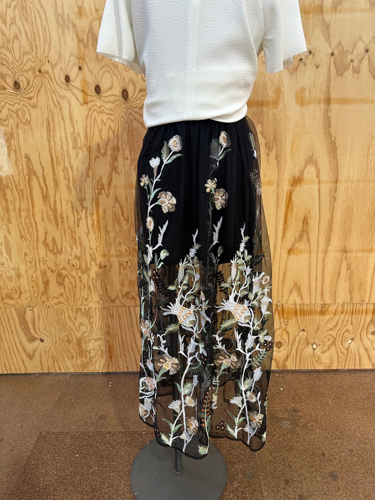 MAJE FLORAL TULLE SKIRT - SIZE MEDIUM
