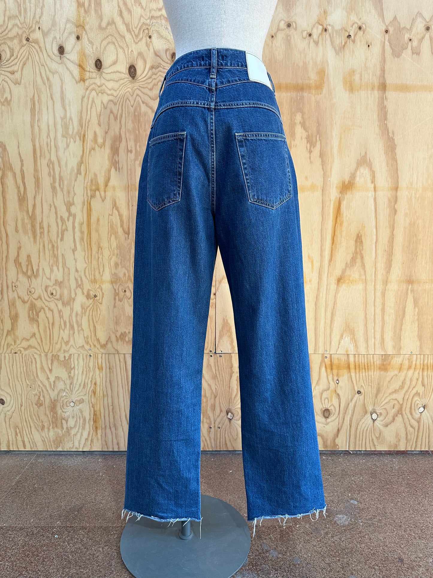 BASSIKE HIGH RISE STRAIGHT LEG JEAN - SIZE 26