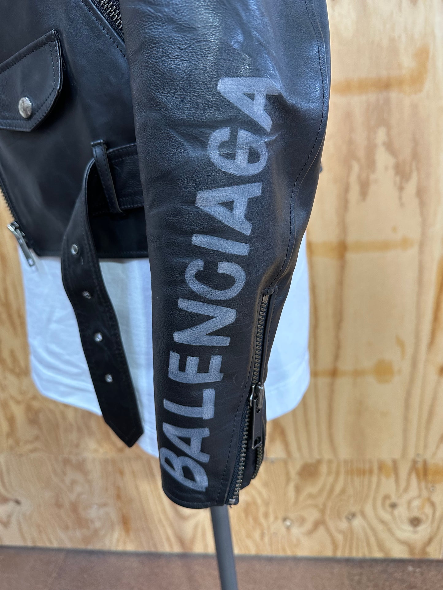 BALENCIAGA PAINTED LOGO LEATHER BIKER JACKET - SIZE 34