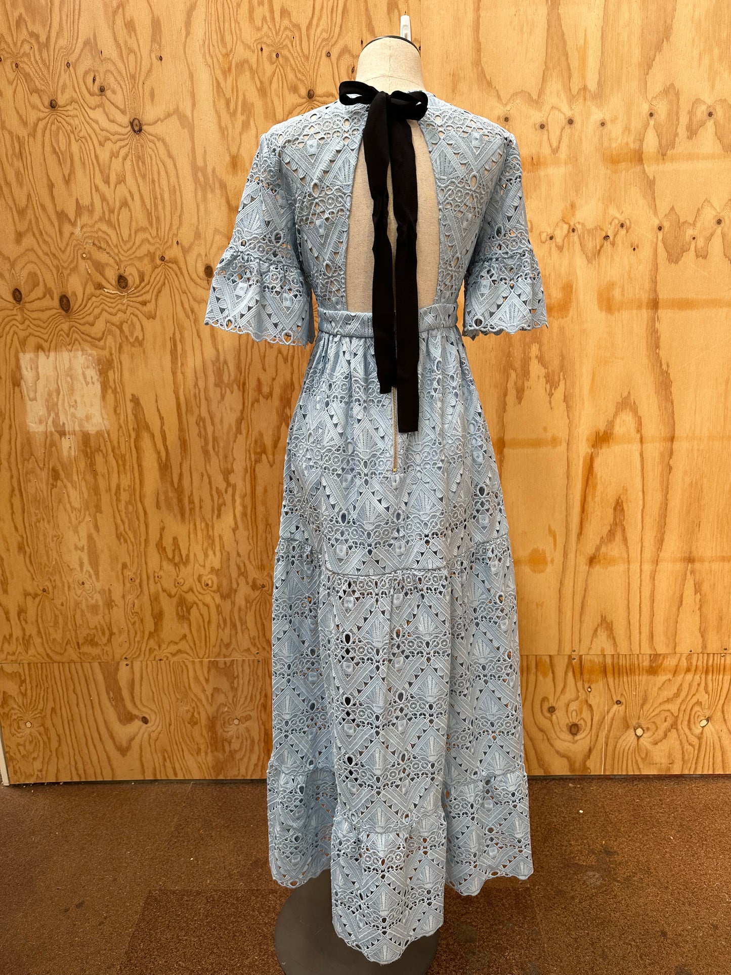 PERSEVERANCE LONDON LACE MAXI DRESS - SIZE 8