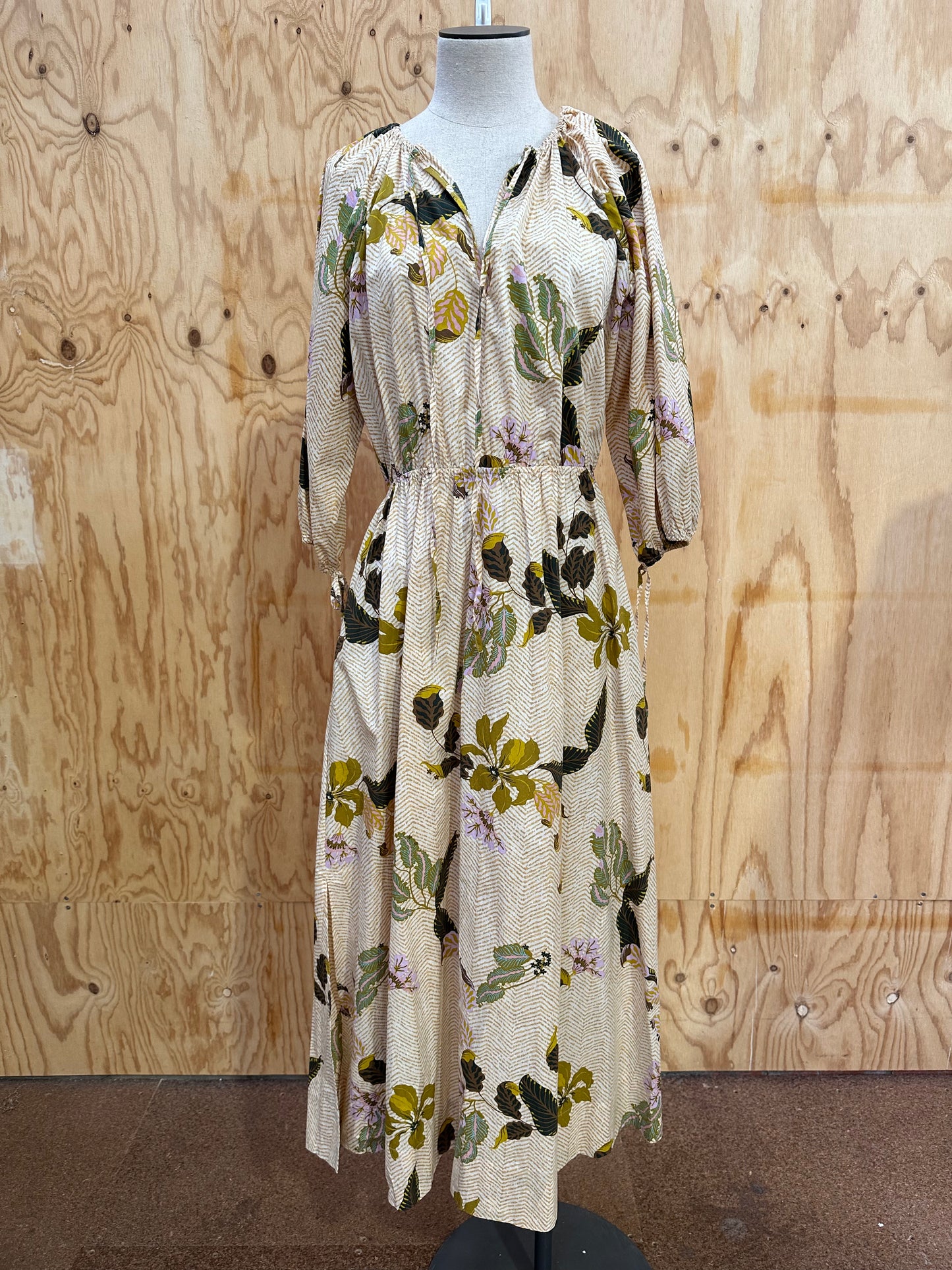 SECOND FEMALE DRESS - SIZE SMALL