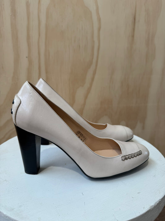 TOD'S JODIE LEATHER PUMPS - SIZE 37