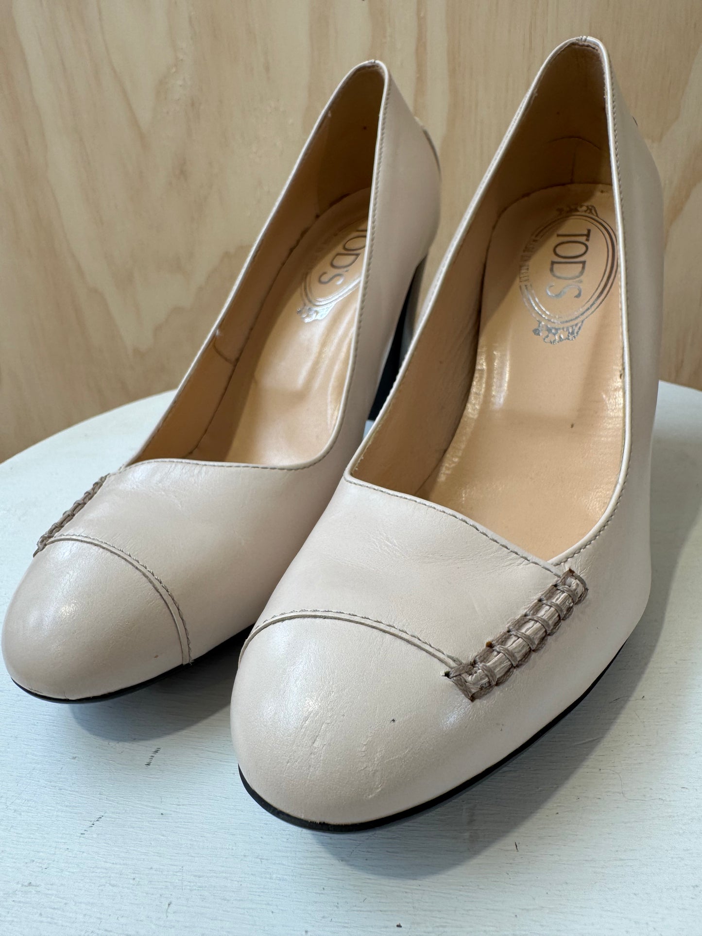 TOD'S JODIE LEATHER PUMPS - SIZE 37