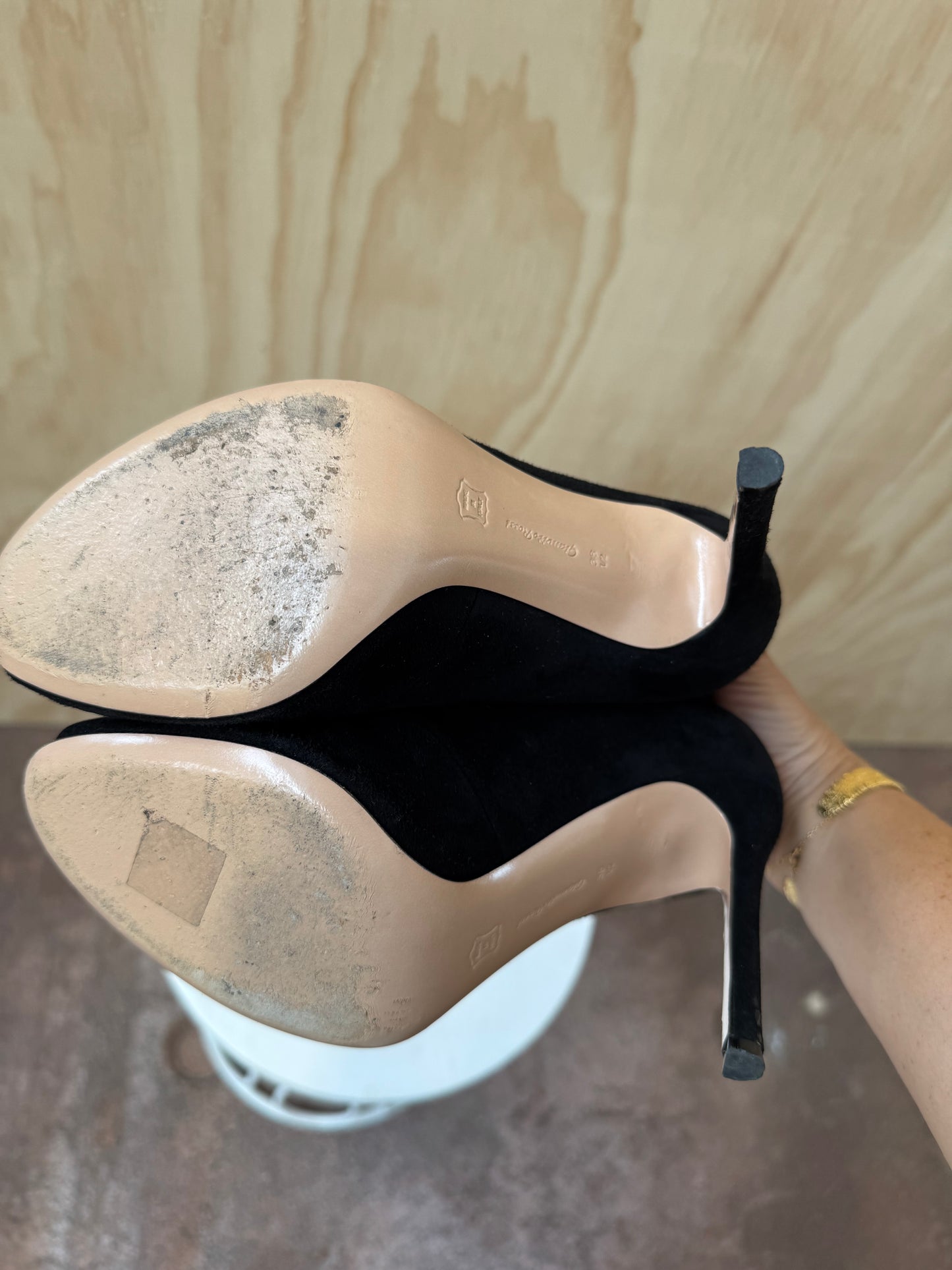 GIANVITO ROSSI BLACK SUEDE PEEP TOE HEELS - SIZE 38.5