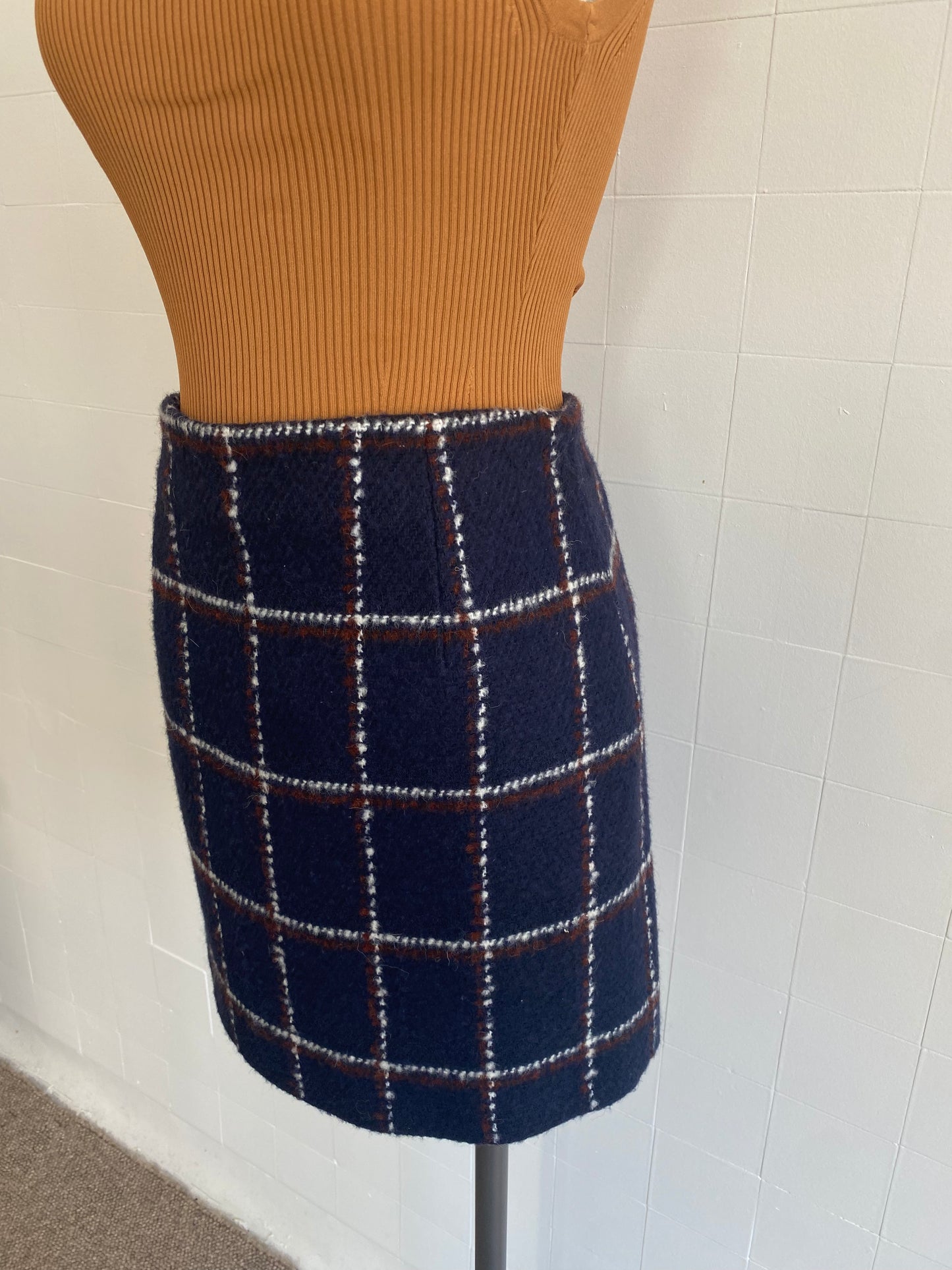 COMPTOIR DES COTONNIERS NAVY CHECK MINI SKIRT - SIZE 36 (10)