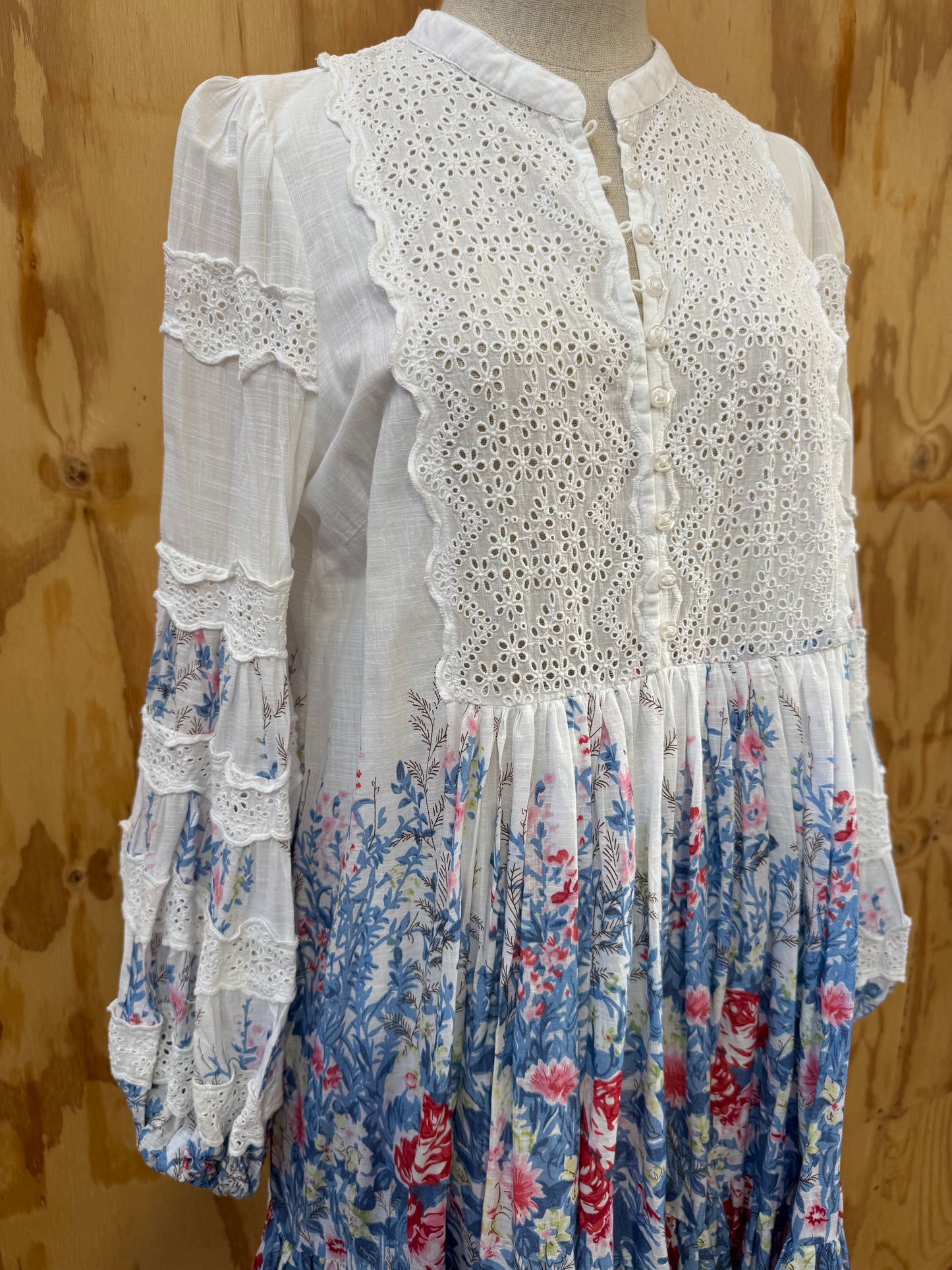 BY TIMO FLORAL SHIFT DRESS - SIZE L
