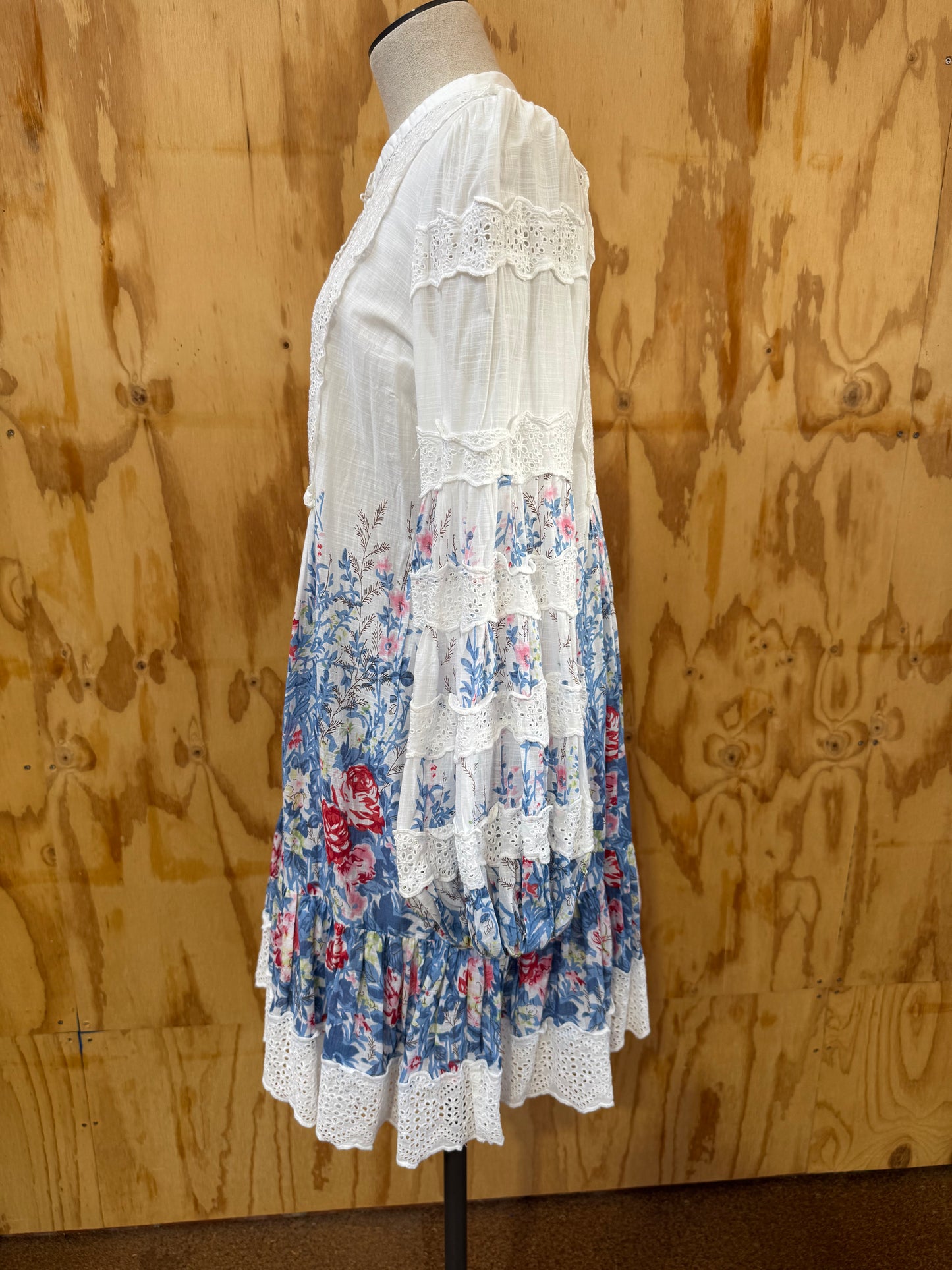 BY TIMO FLORAL SHIFT DRESS - SIZE L