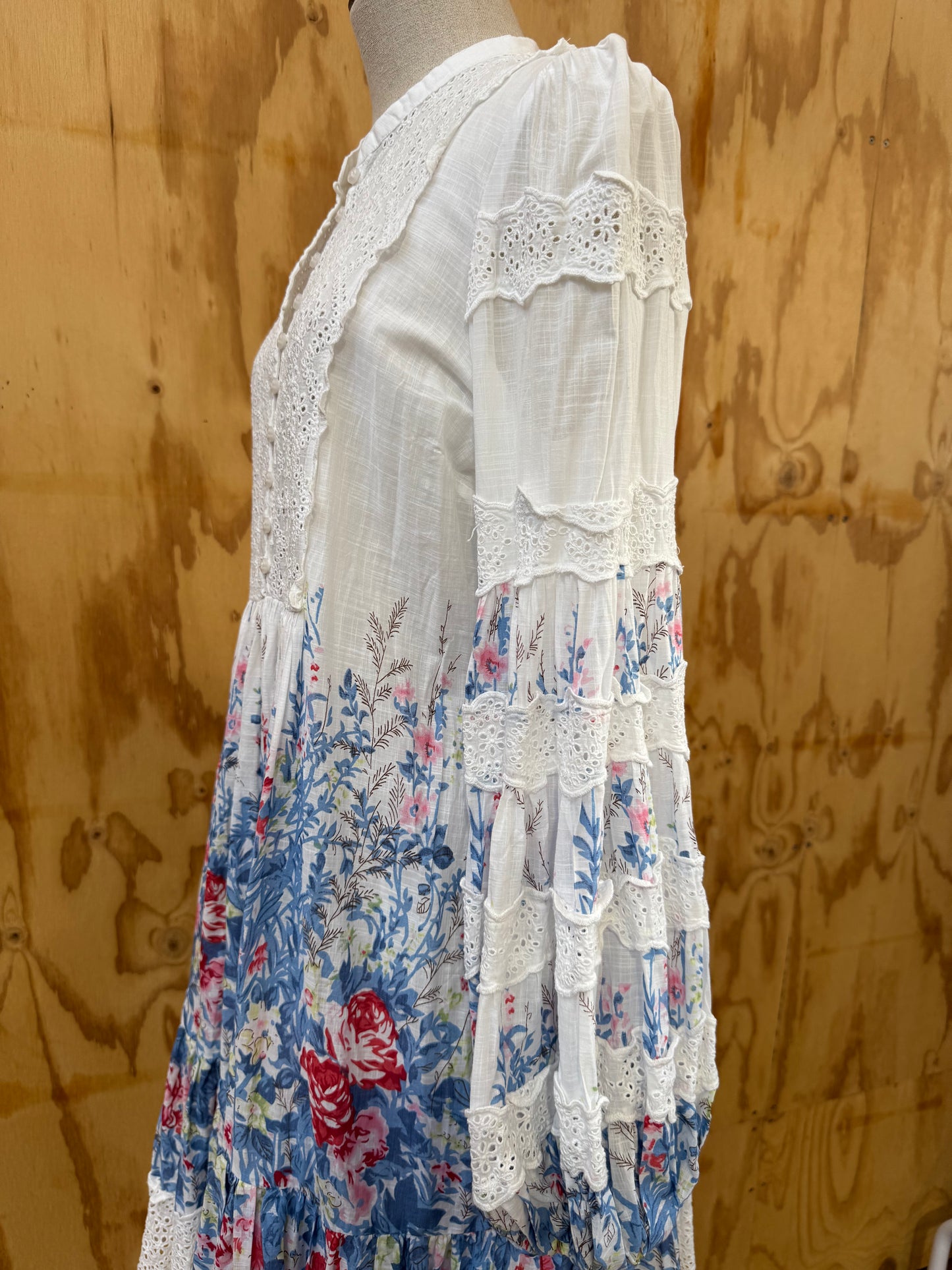 BY TIMO FLORAL SHIFT DRESS - SIZE L
