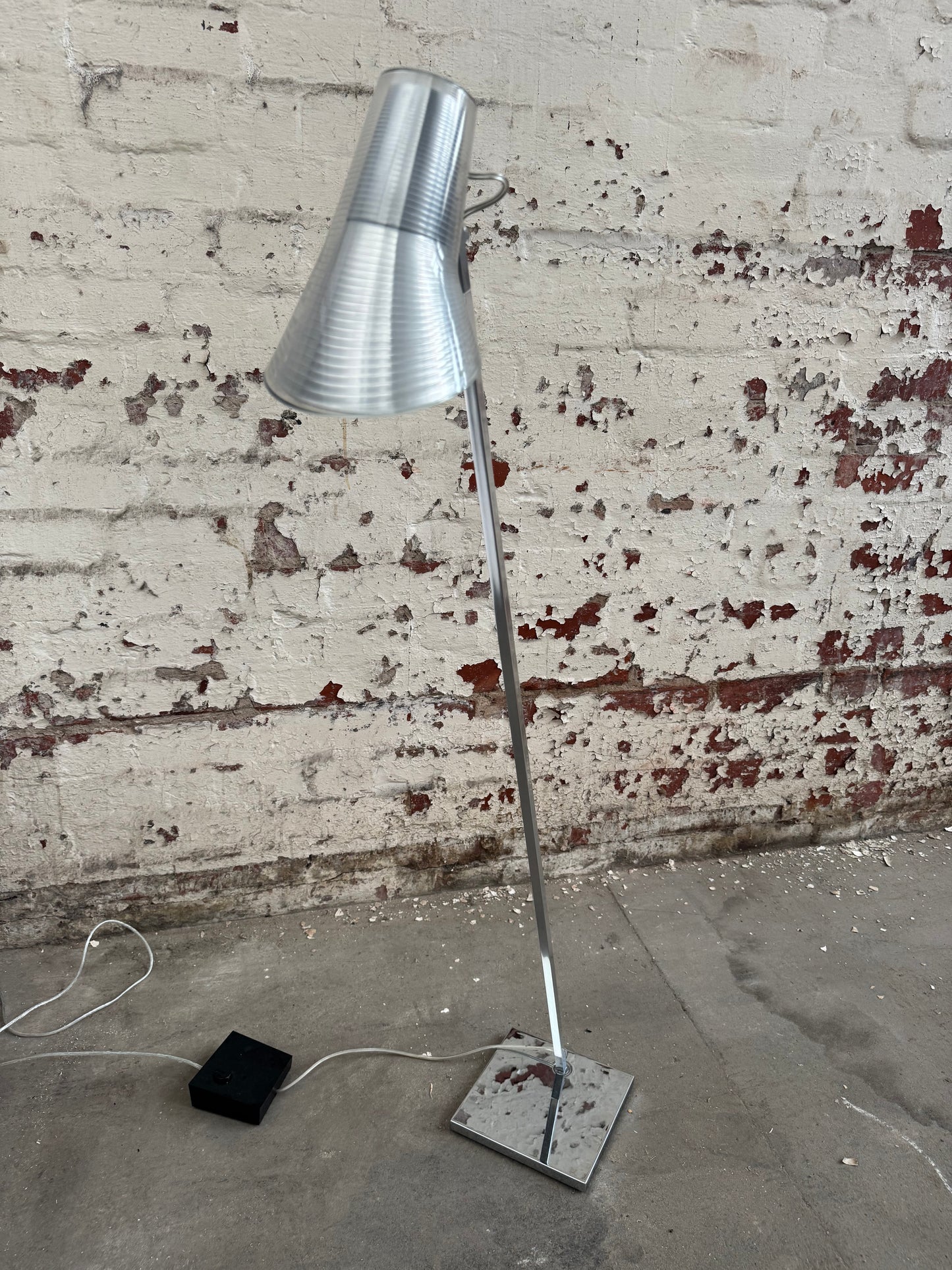 FLOS KELVIN F FLOOR LAMP