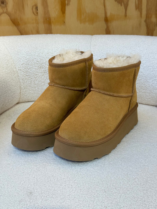UGG PLATFORM MINI CLASSIC - SIZE LADIES 8