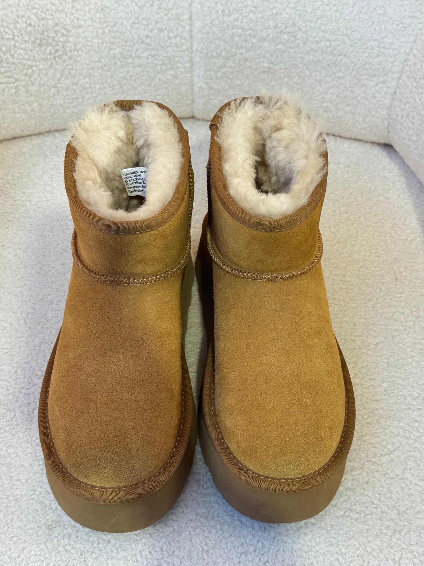 UGG PLATFORM MINI CLASSIC - SIZE LADIES 8