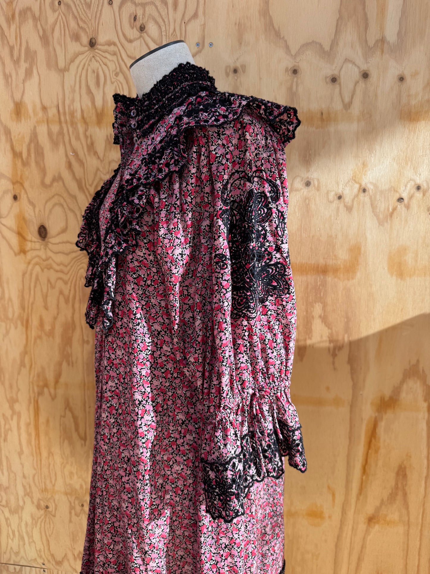 BYTIMO FLORAL RUFFLED SHIRT DRESS - SIZE M