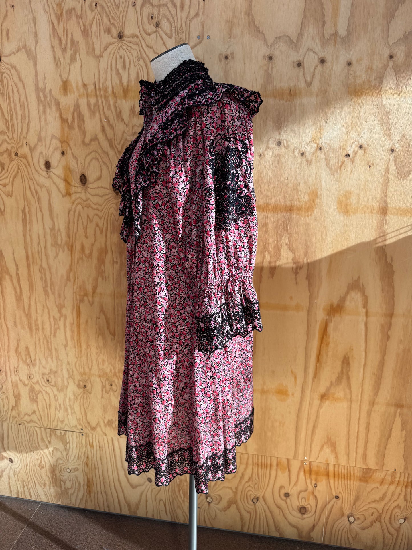 BYTIMO FLORAL RUFFLED SHIRT DRESS - SIZE M