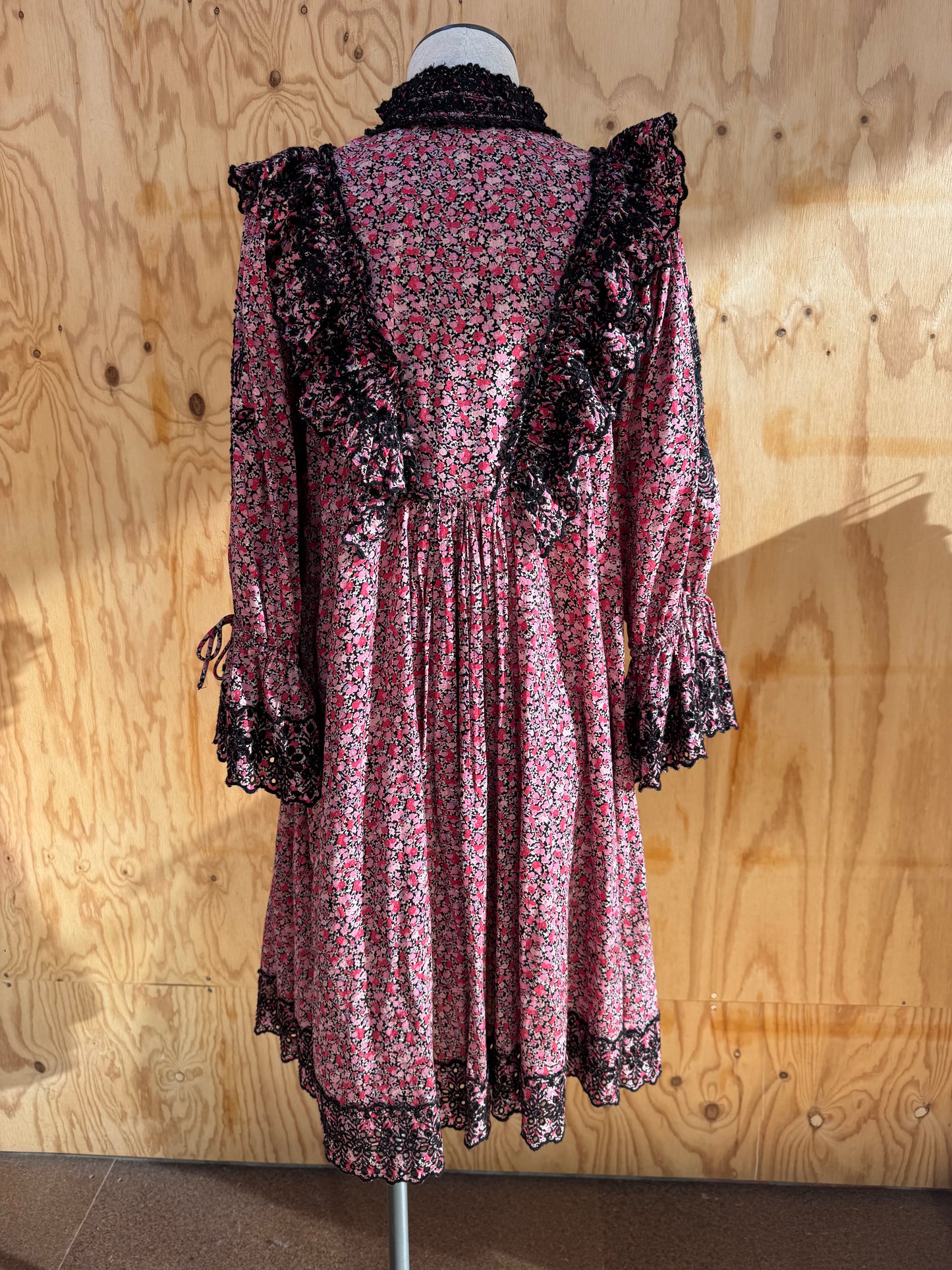 BYTIMO FLORAL RUFFLED SHIRT DRESS - SIZE M