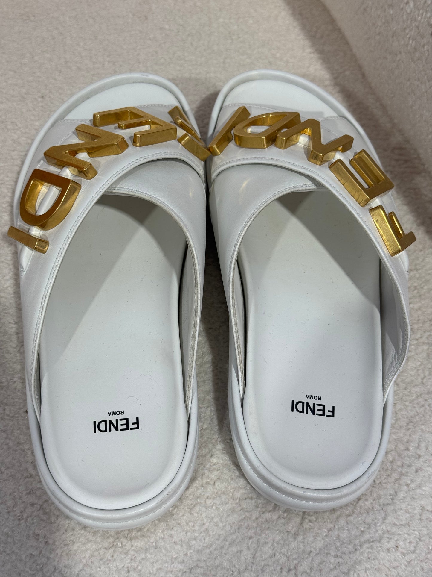 FENDI WHITE FENDIGRAPHY SLIDES - SIZE 38
