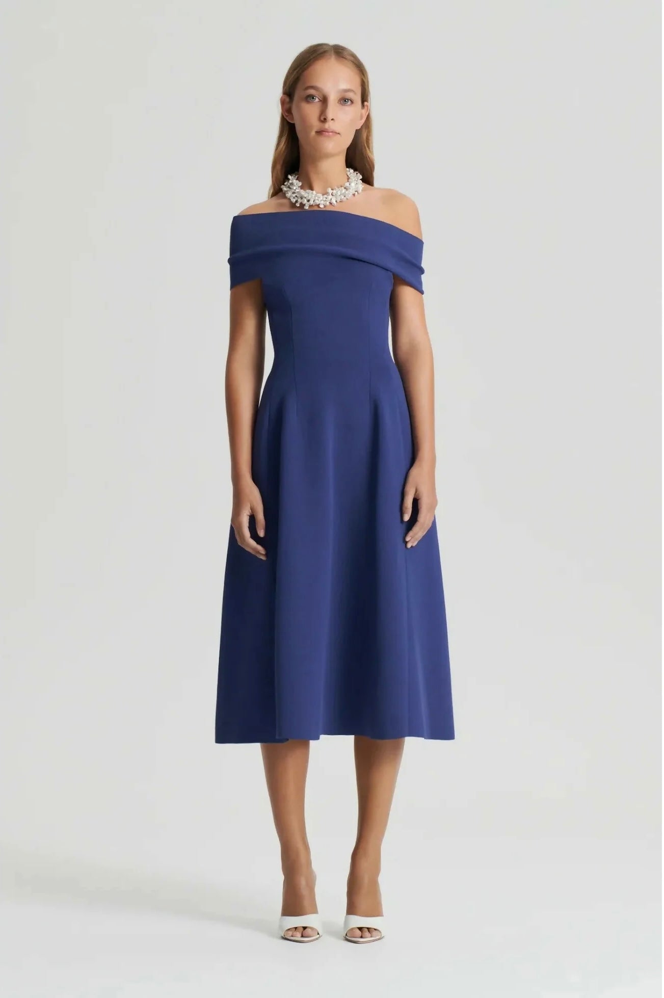 SCANLAN THEODORE COLD SHOULDER CREPE KNIT DRESS - SIZE 8