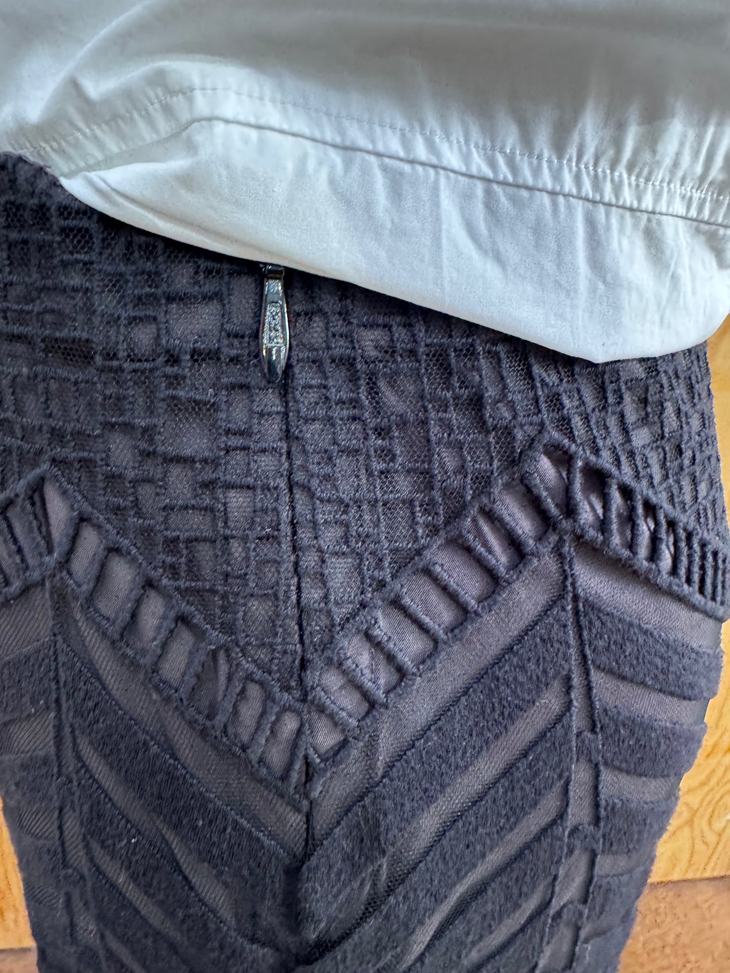 MANNING CARTEL MAXI LACE SKIRT - SIZE 8