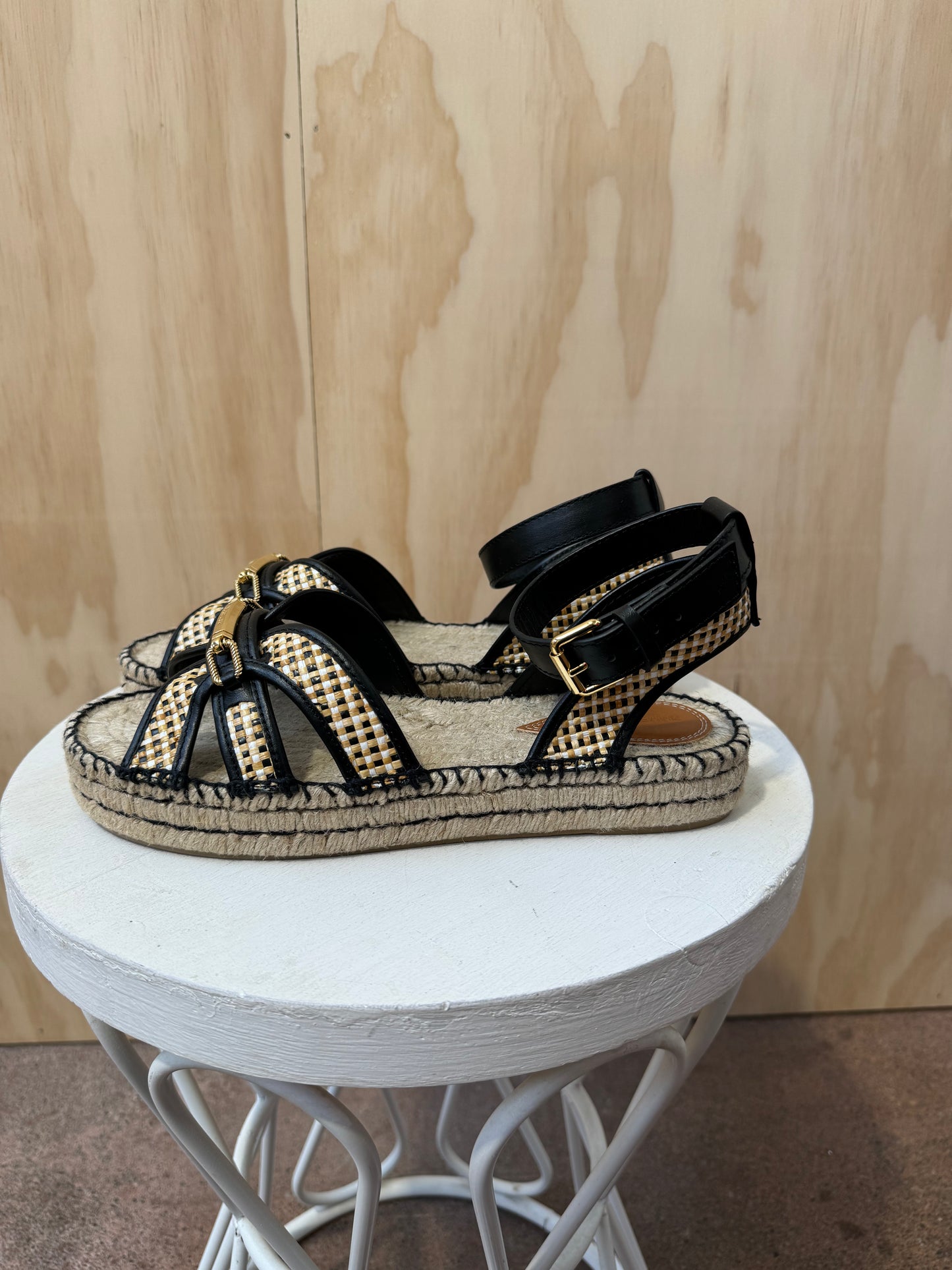 ZIMMERMANN PRISMA 30MM LOGO PLAQUE SANDALS - SIZE 40