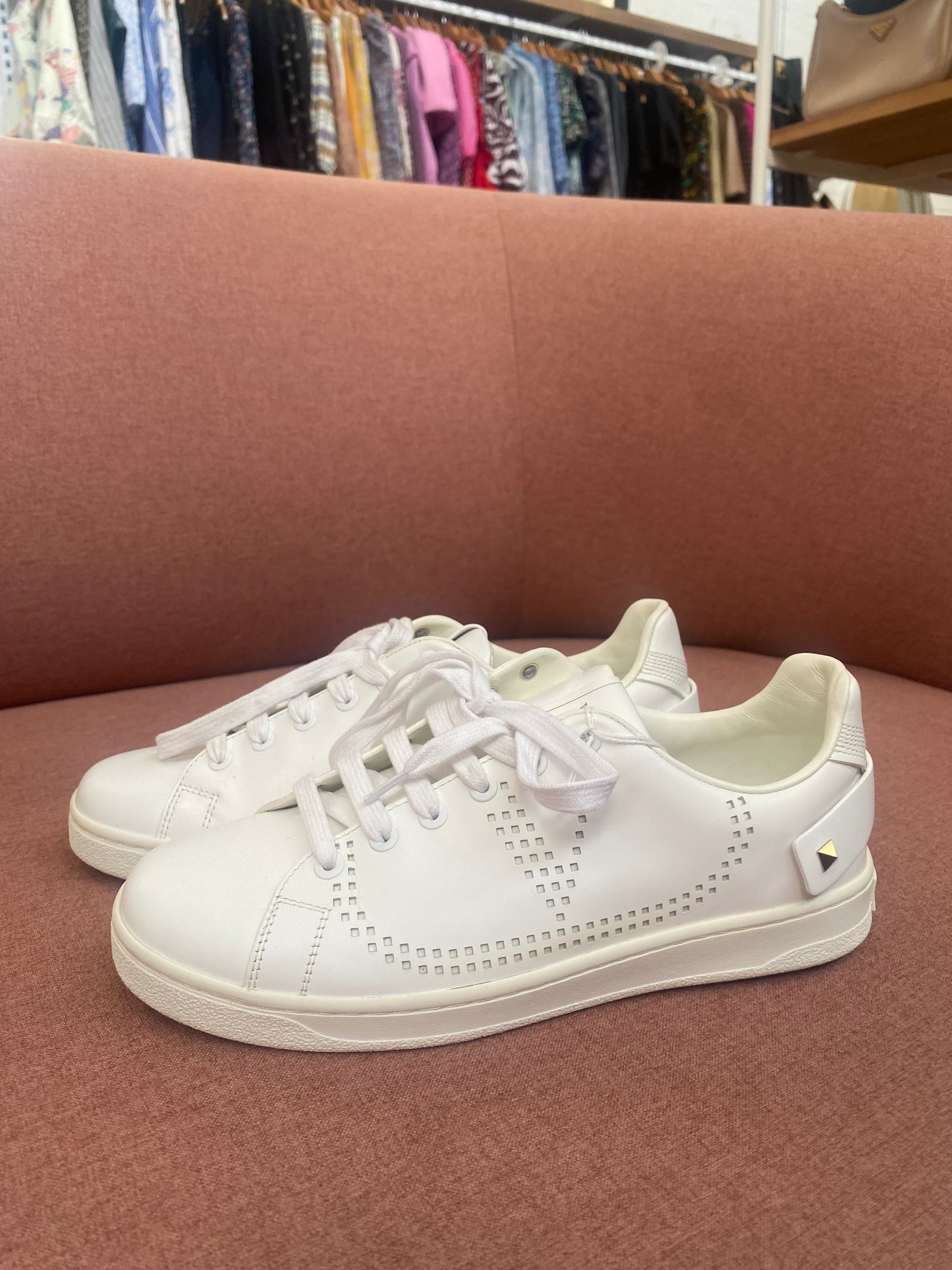 VALENTINO WHITE LEATHER TRAINERS - SIZE 37.5