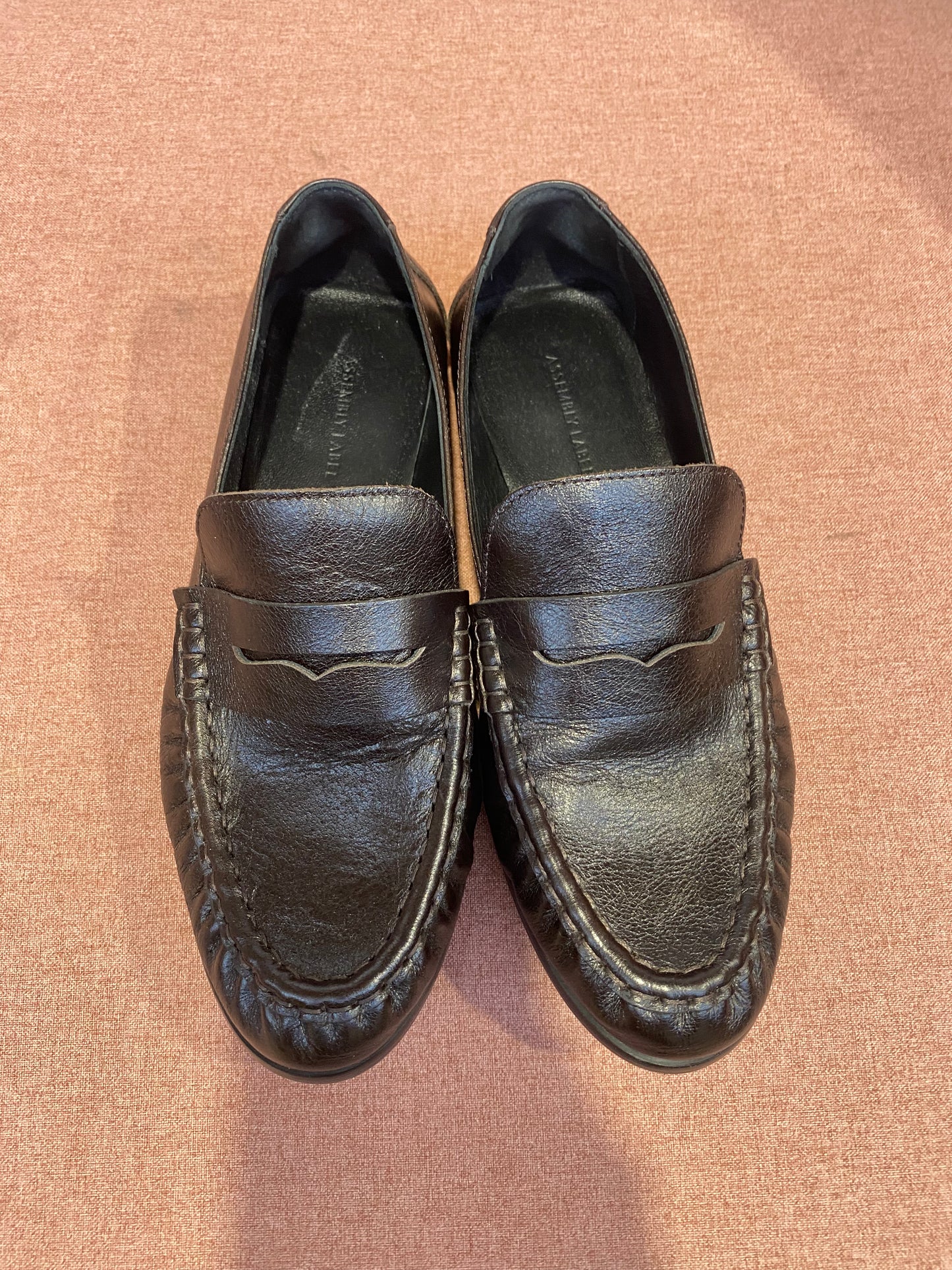 ASSEMBLY LABEL AVENUE LEATHER LOAFER - SIZE 38