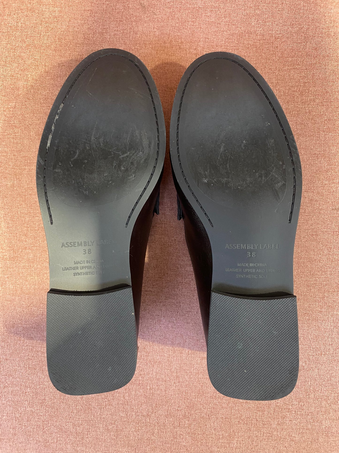 ASSEMBLY LABEL AVENUE LEATHER LOAFER - SIZE 38