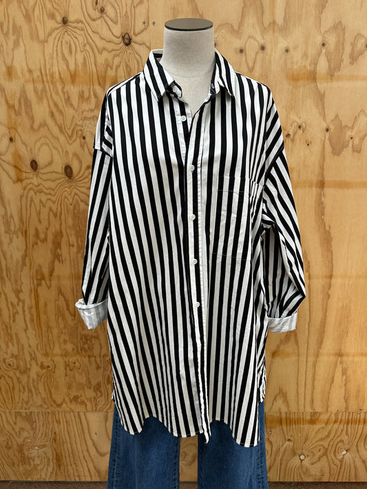 BLANCA BLACK AND WHITE STRIPE SHIRT - SIZE O/S