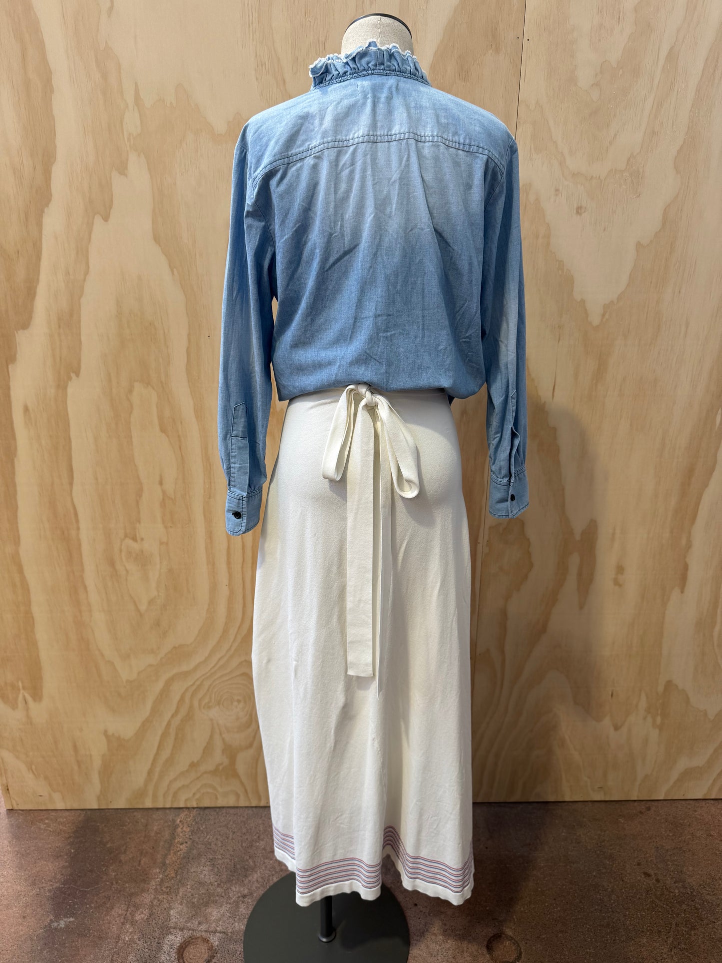 SCANLAN THEODORE CREPE KNIT CRERAM WRAP SKIRT - SIZE MEDIUM