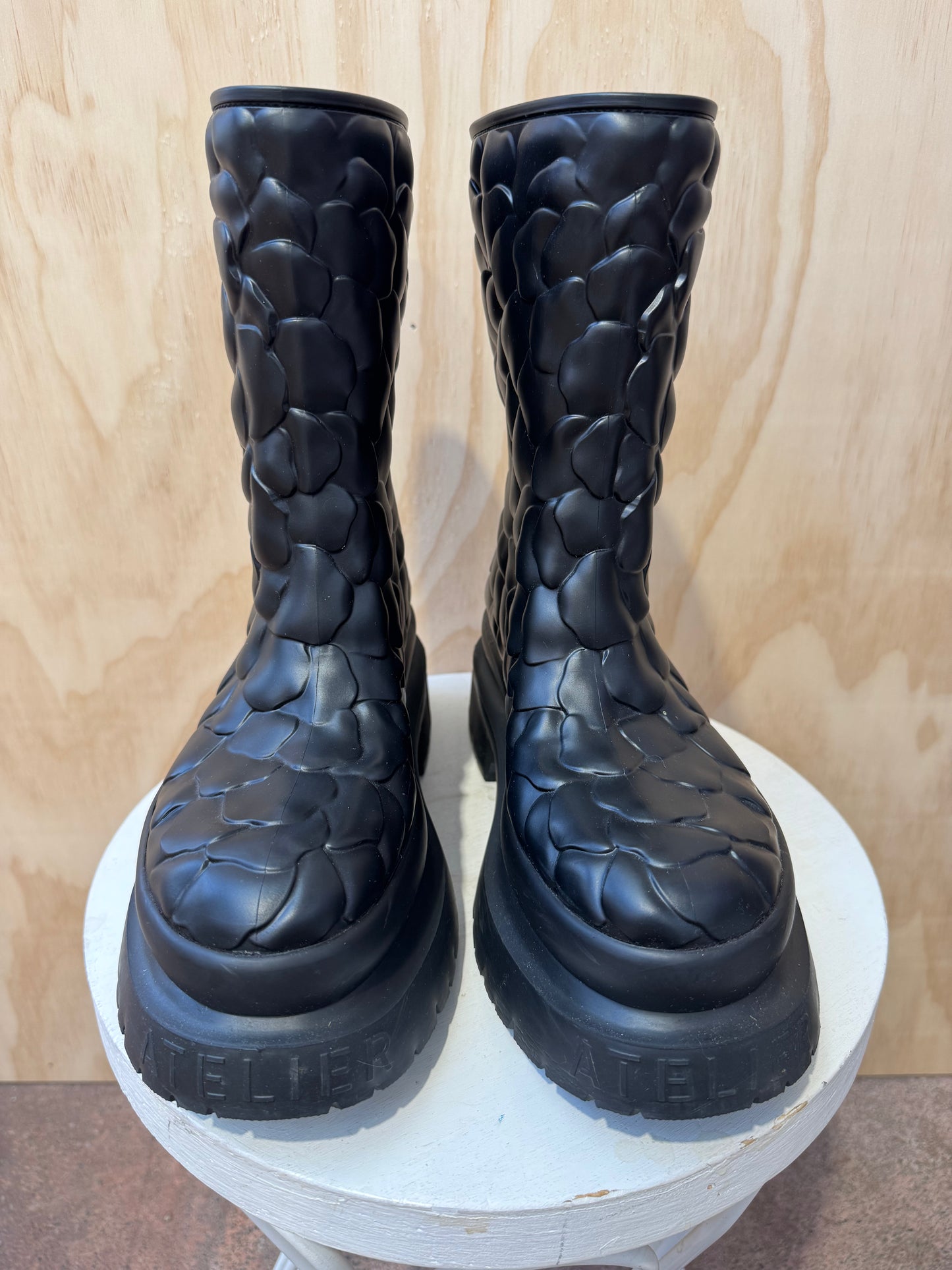 VALENTINO GARAVANI ATELIER 03 ROSE EDITION RAIN BOOTS - SIZE 41