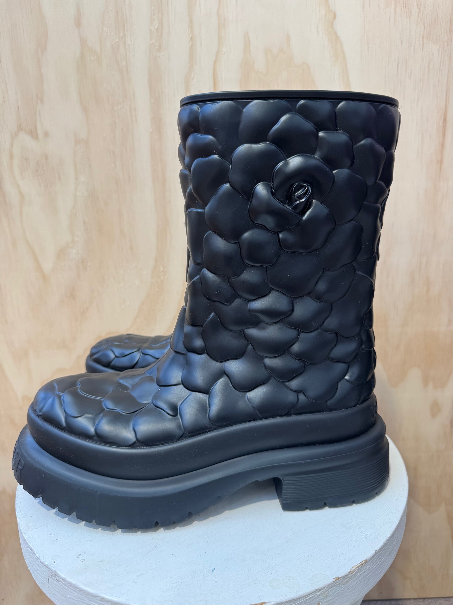 VALENTINO GARAVANI ATELIER 03 ROSE EDITION RAIN BOOTS - SIZE 41