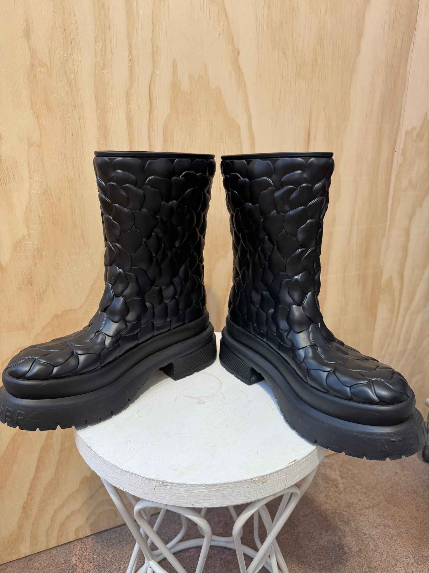 VALENTINO GARAVANI ATELIER 03 ROSE EDITION RAIN BOOTS - SIZE 41