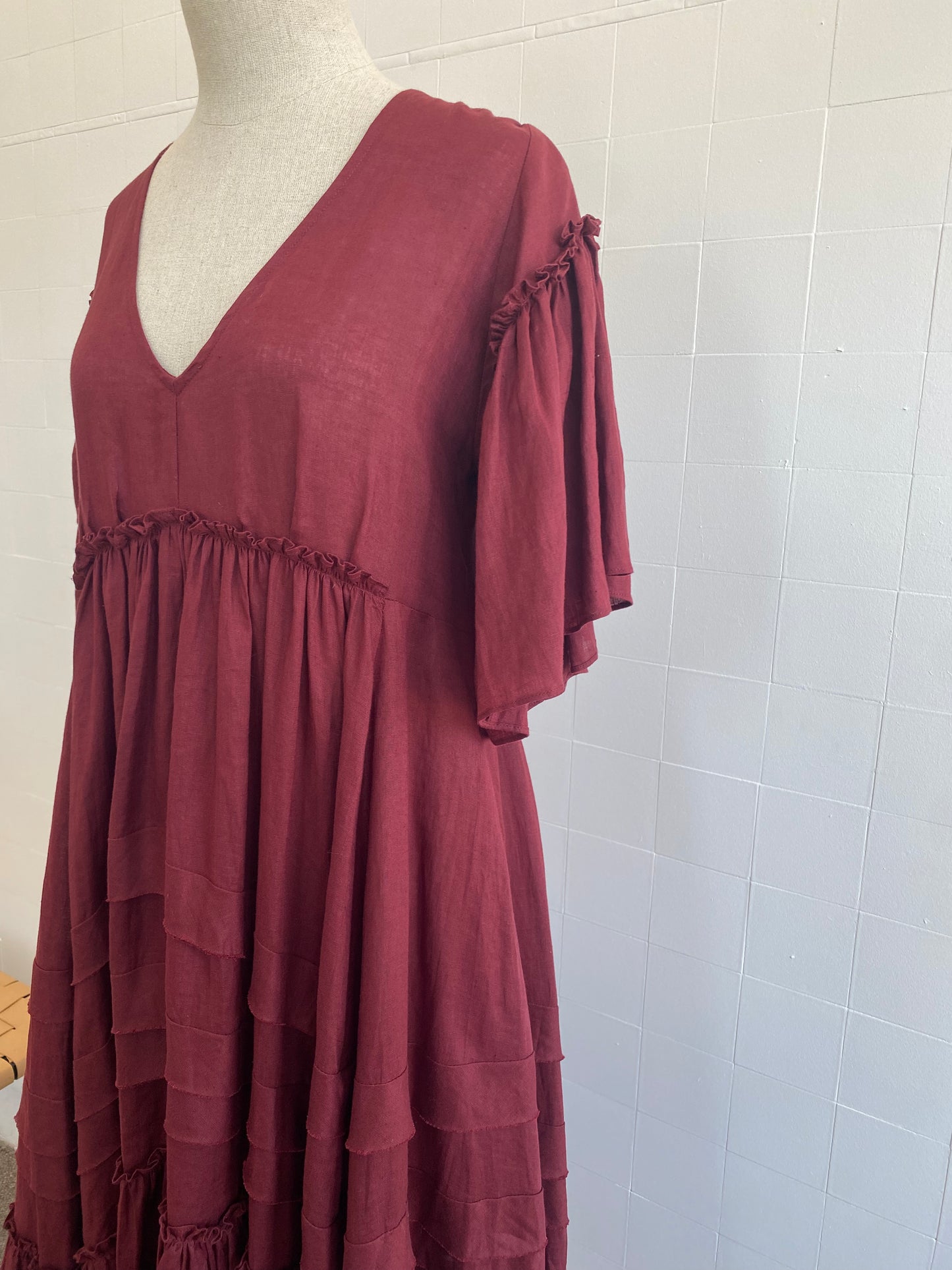 TRELISE COOPER OPEN BACK UP DRESS - SIZE 6