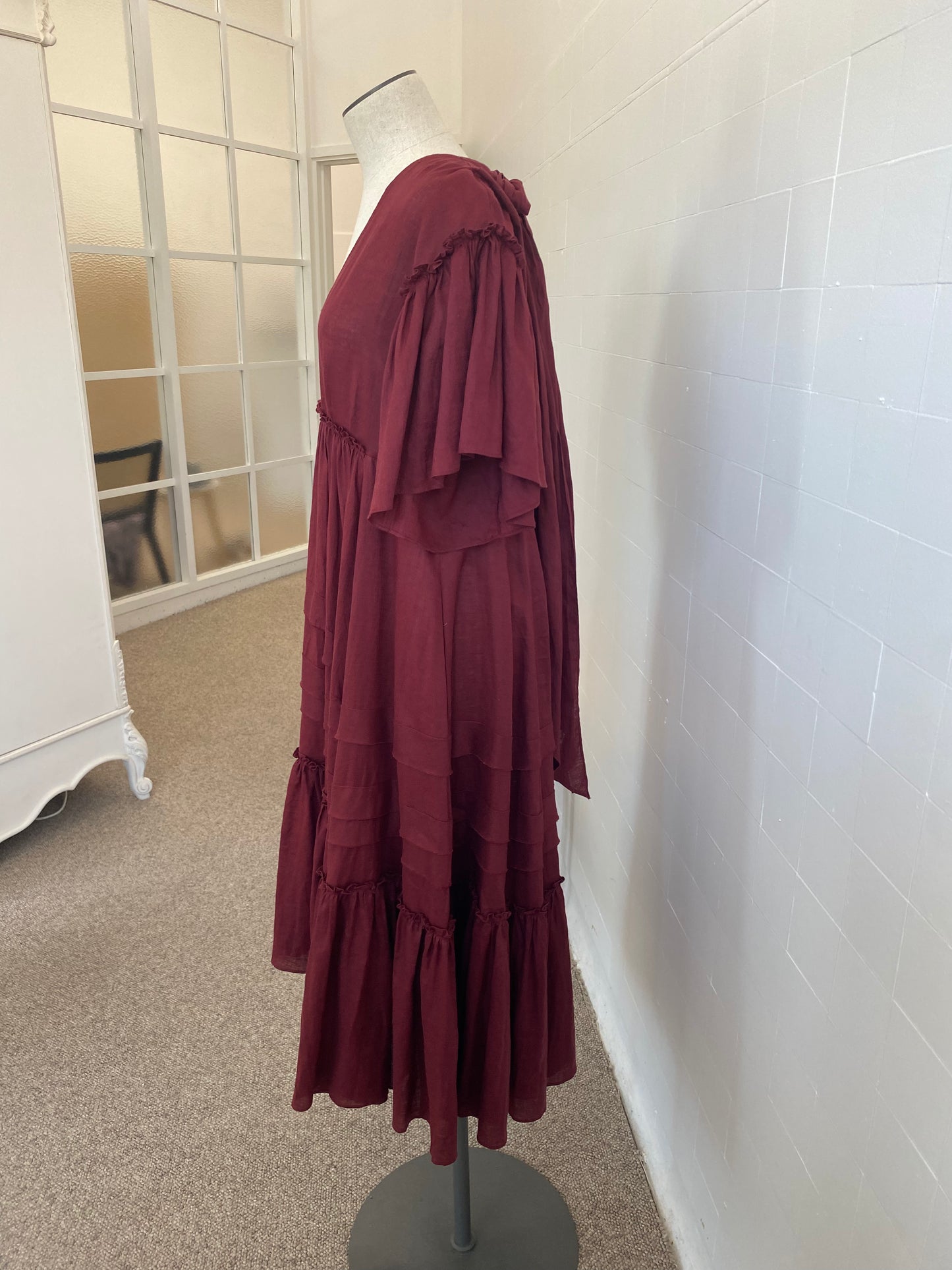 TRELISE COOPER OPEN BACK UP DRESS - SIZE 6