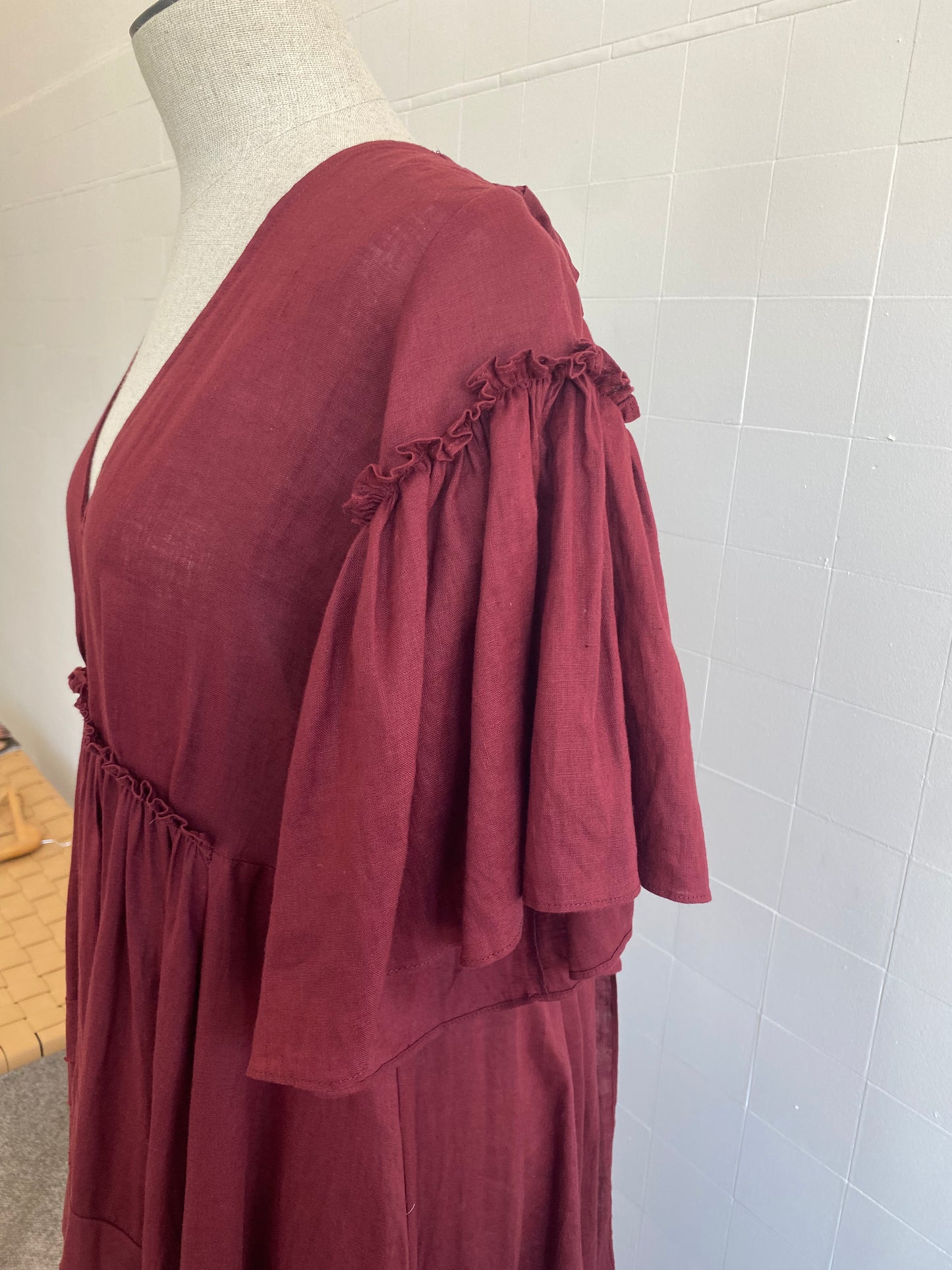 TRELISE COOPER OPEN BACK UP DRESS - SIZE 6