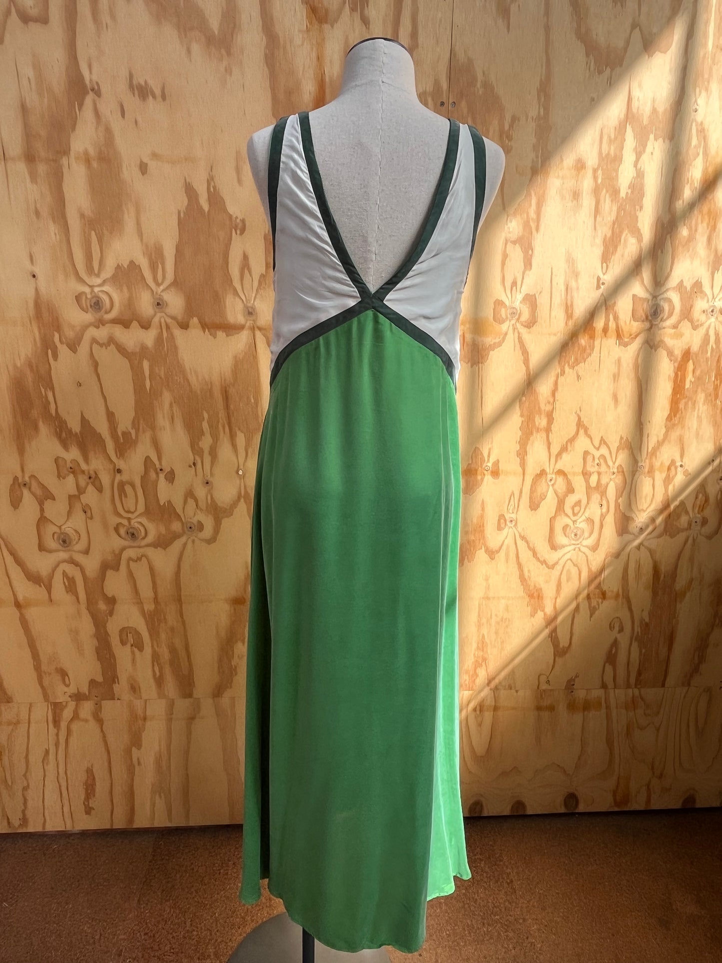 SANCIA NAOMI DRESS IN GREEN - SIZE S