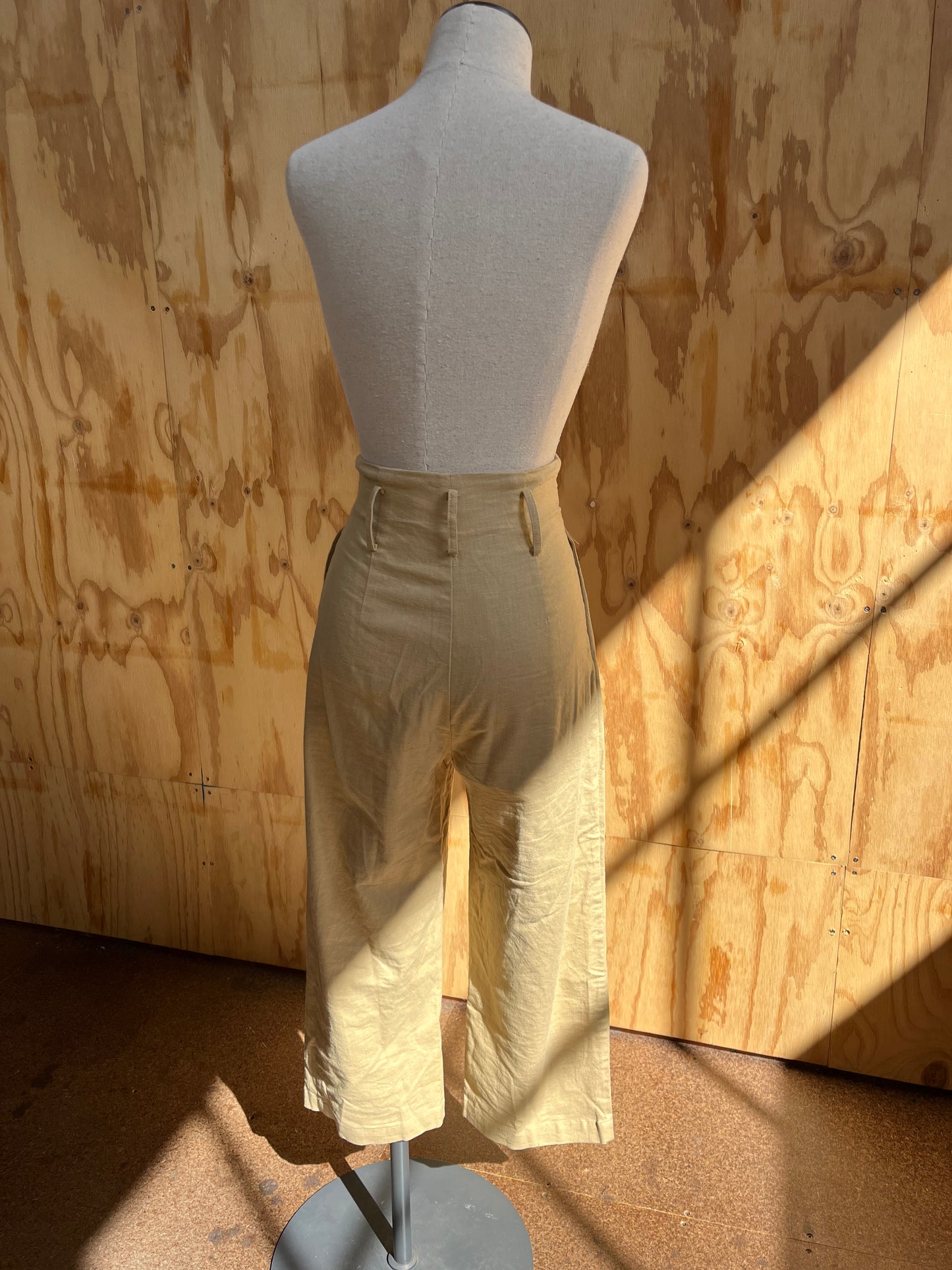 ST AGNI TAN LINEN PANTS - SIZE XS