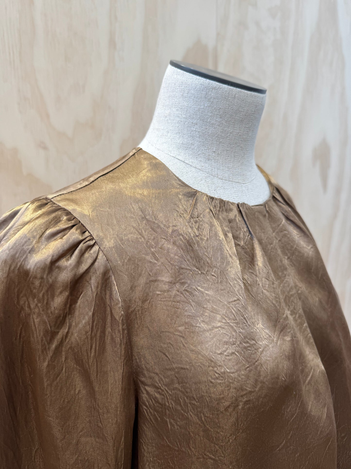 HUSK GOLD TOP - SIZE 10