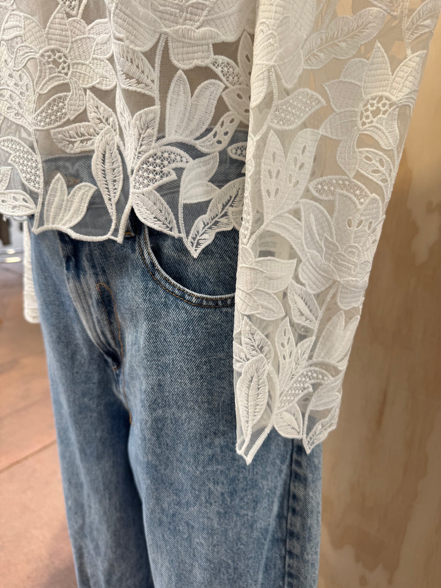 SELF PORTRAIT LEAF GUIPURE LACE TOP - SIZE 8