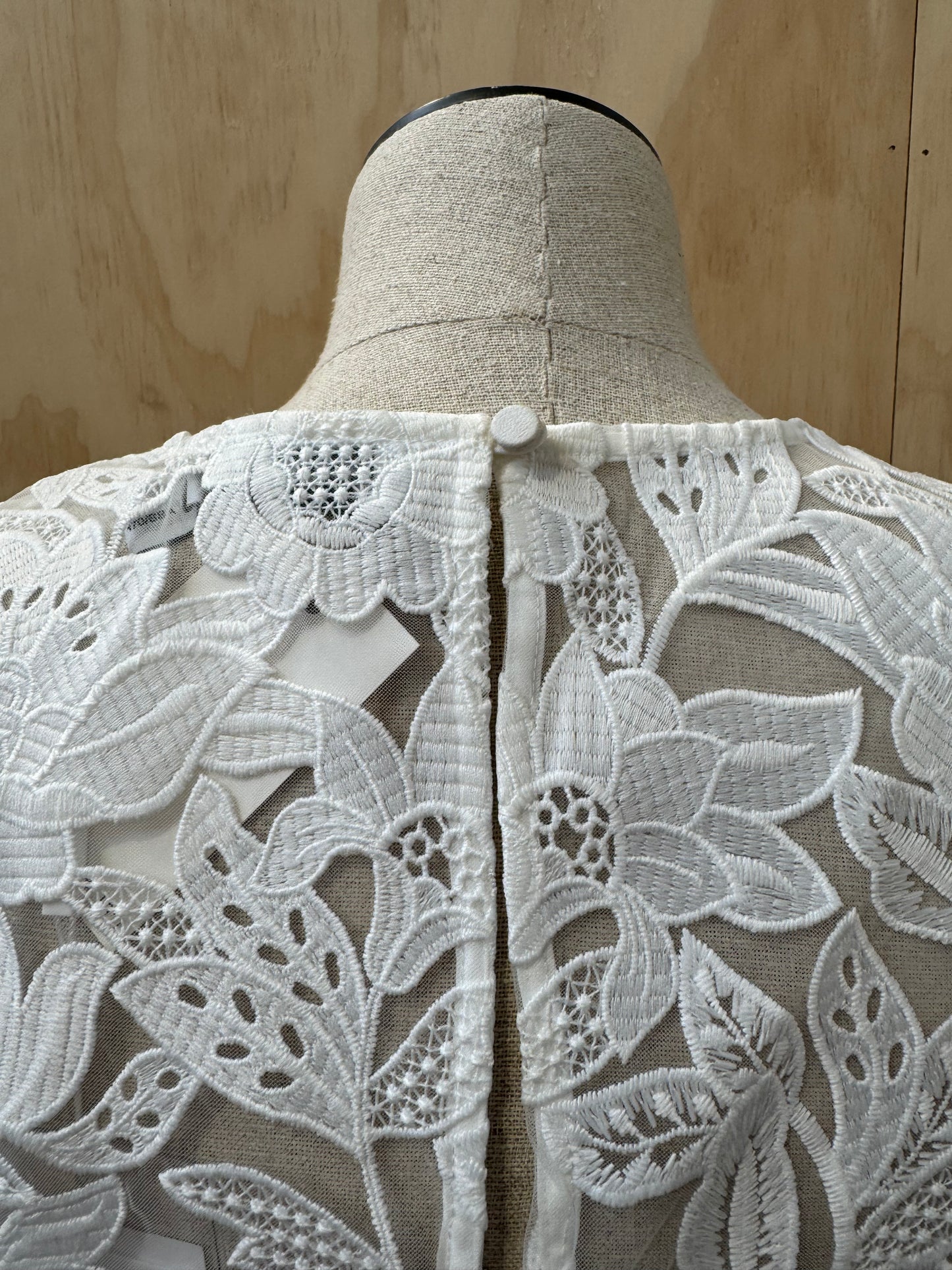 SELF PORTRAIT LEAF GUIPURE LACE TOP - SIZE 8