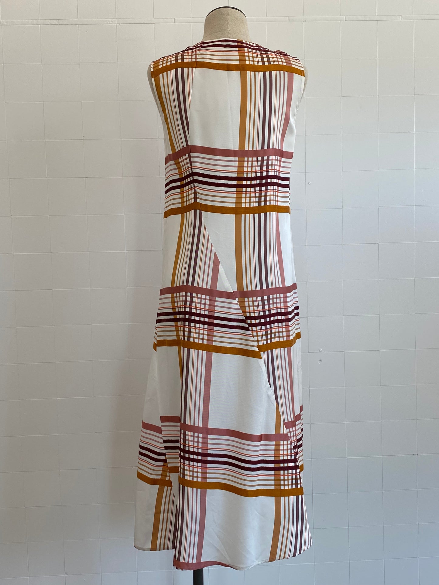 SCANLAN THEODORE SLEEVELESS CREAM DRESS WITH TAN CHECK - SIZE 6