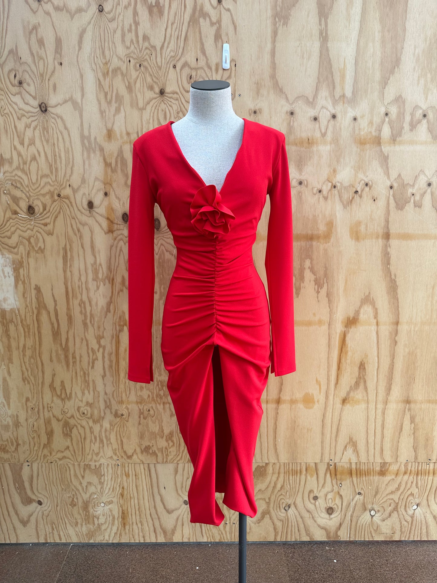 EFFIE KATS  ROSITA MIDI DRESS IN RED - SIZE SMALL