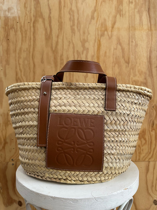 LOEWE BASKET BAG IN PALM LEAF AND CALF SKIN