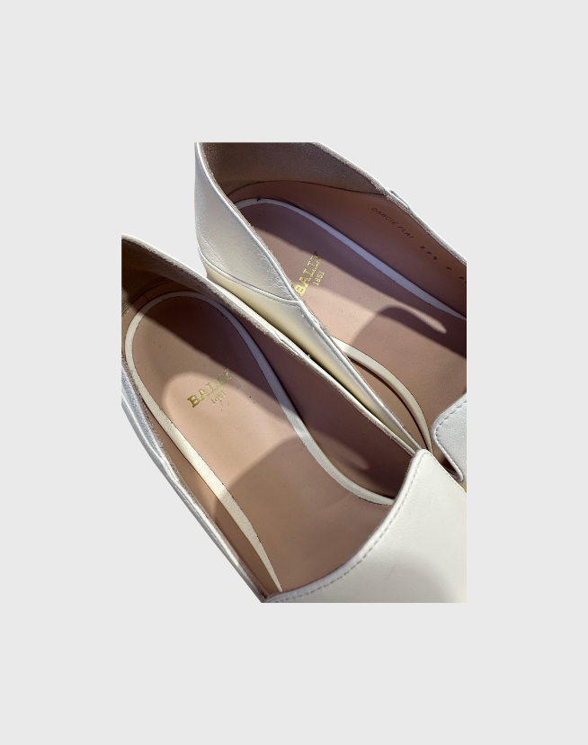 BALLY LEATHER LOAFERS - SIZE 39.5