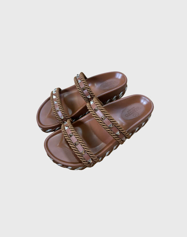 VALENTINO GARAVANI ROCKSTUD LEATHER SLIDES - SIZE 39