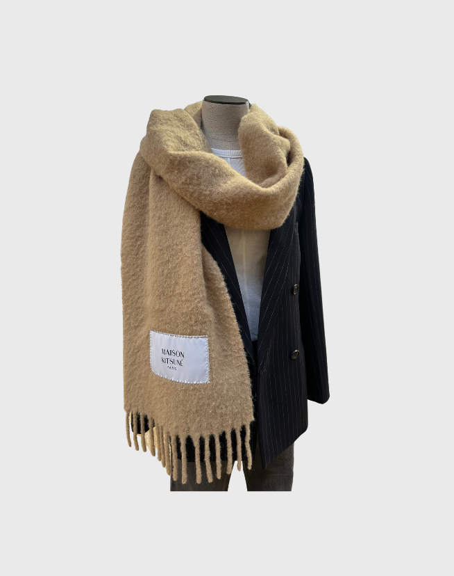 MAISON KITSUNE LOGO PATCH FRINGED KNIT SCARF - OS