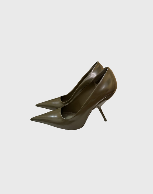 FERRAGAMO EVA PUMP - SIZE 7.5